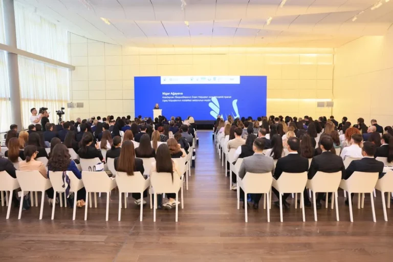 e08526e9-b205-412b-a377-162df71c9c7a_1000479079